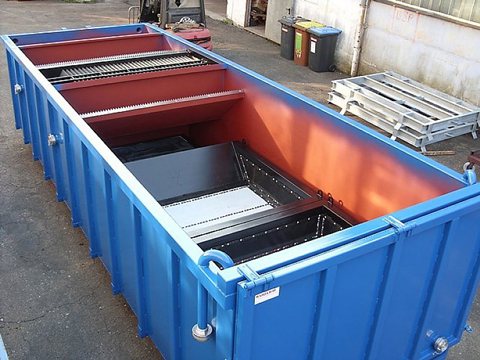 Custom-made roll-off dewatering container